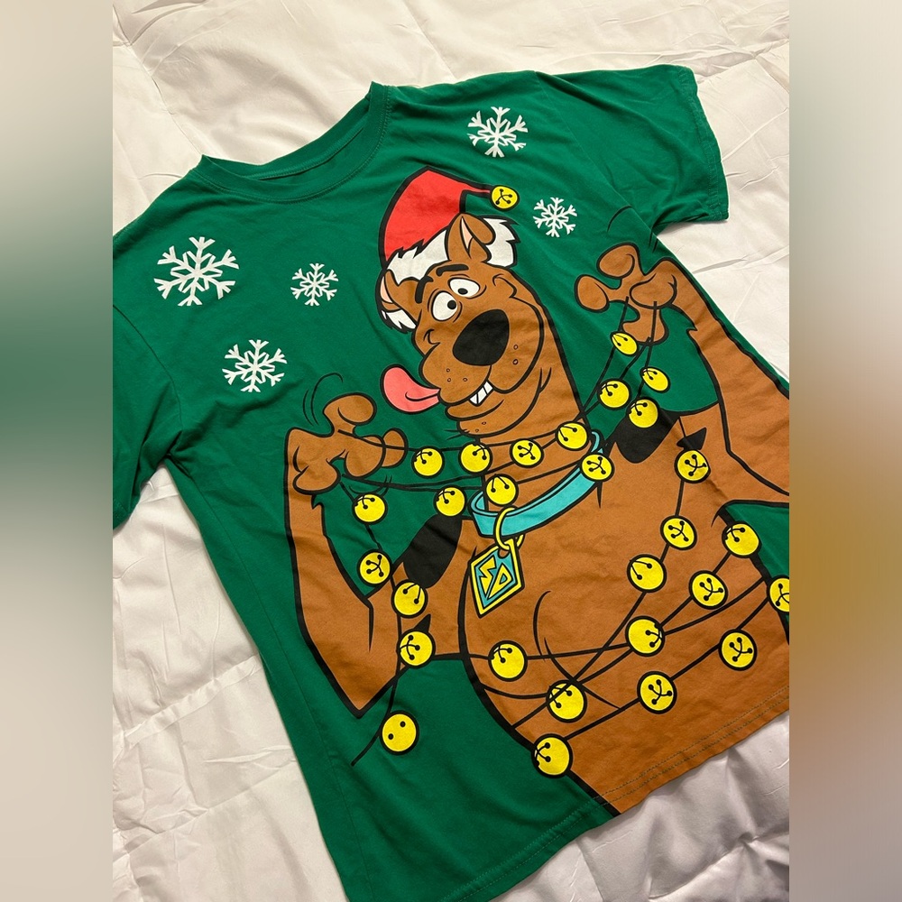 Scooby Doo Christmas T-Shirt - Picture 2 of 7